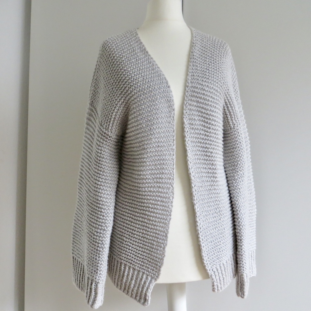 Oversize Cardigan aus Amira von Lang Yarns